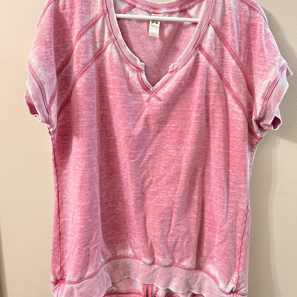 GreenTea Tops - Pink Short Sleeve V-Neck Top